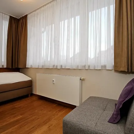 Duenenschloss 1-41 *